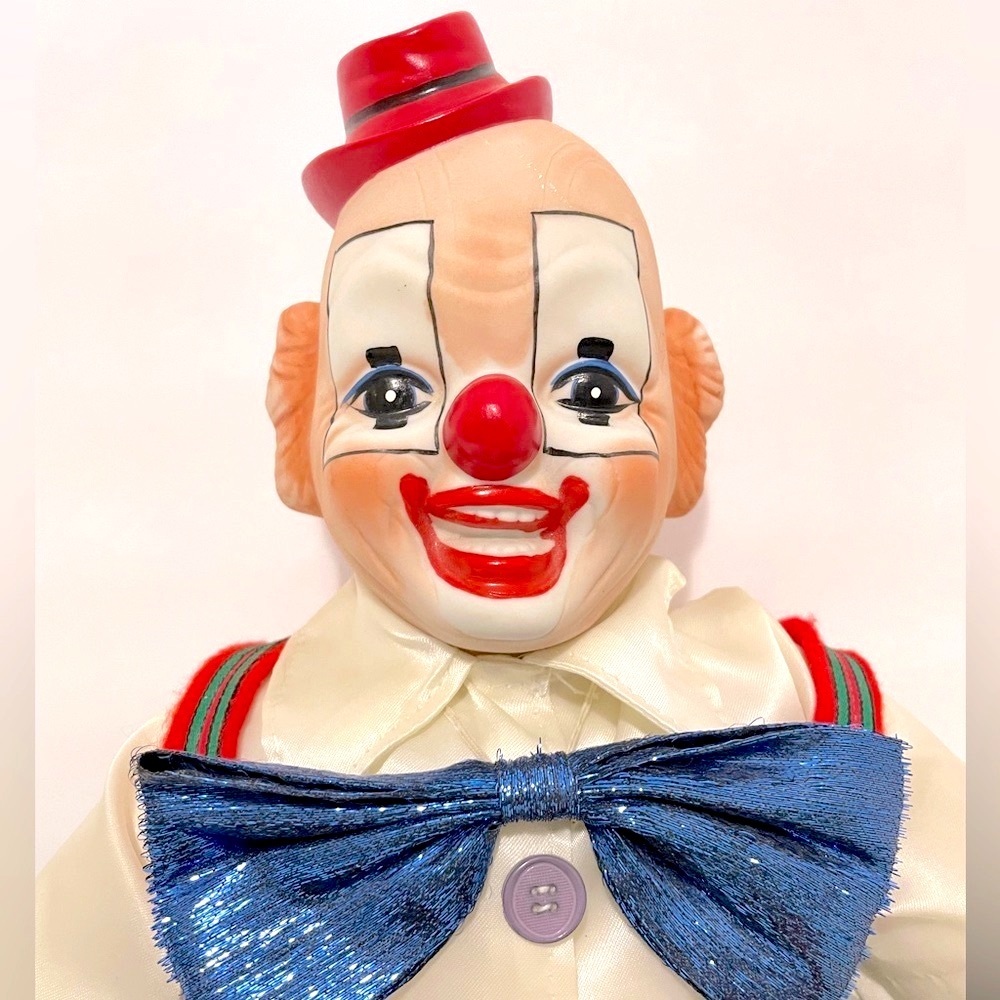 18” Sitting Clown Doll